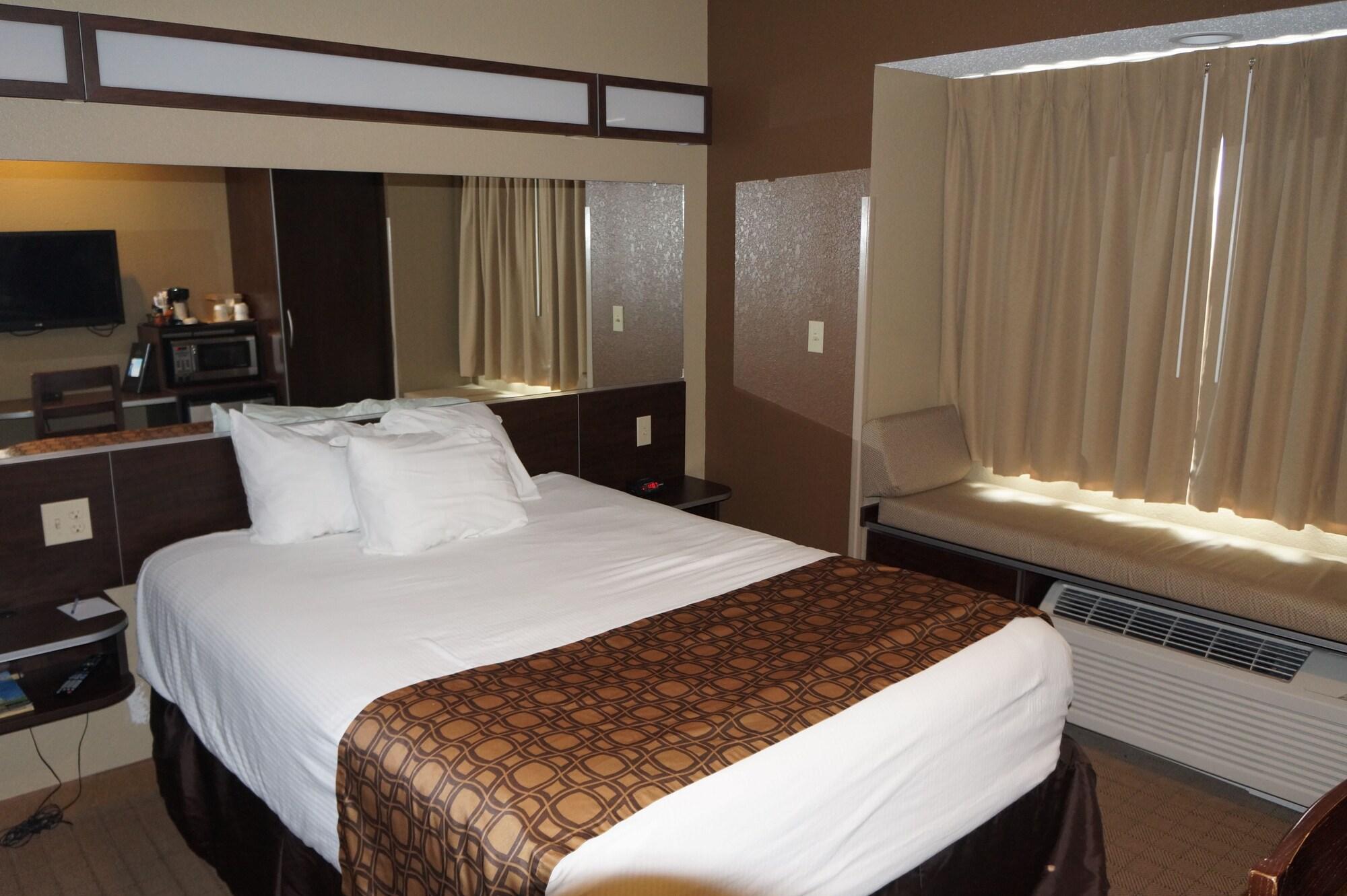 Microtel Inn & Suites By Wyndham Cambridge Exterior photo