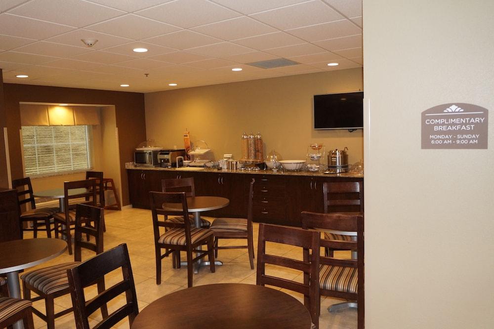 Microtel Inn & Suites By Wyndham Cambridge Exterior photo