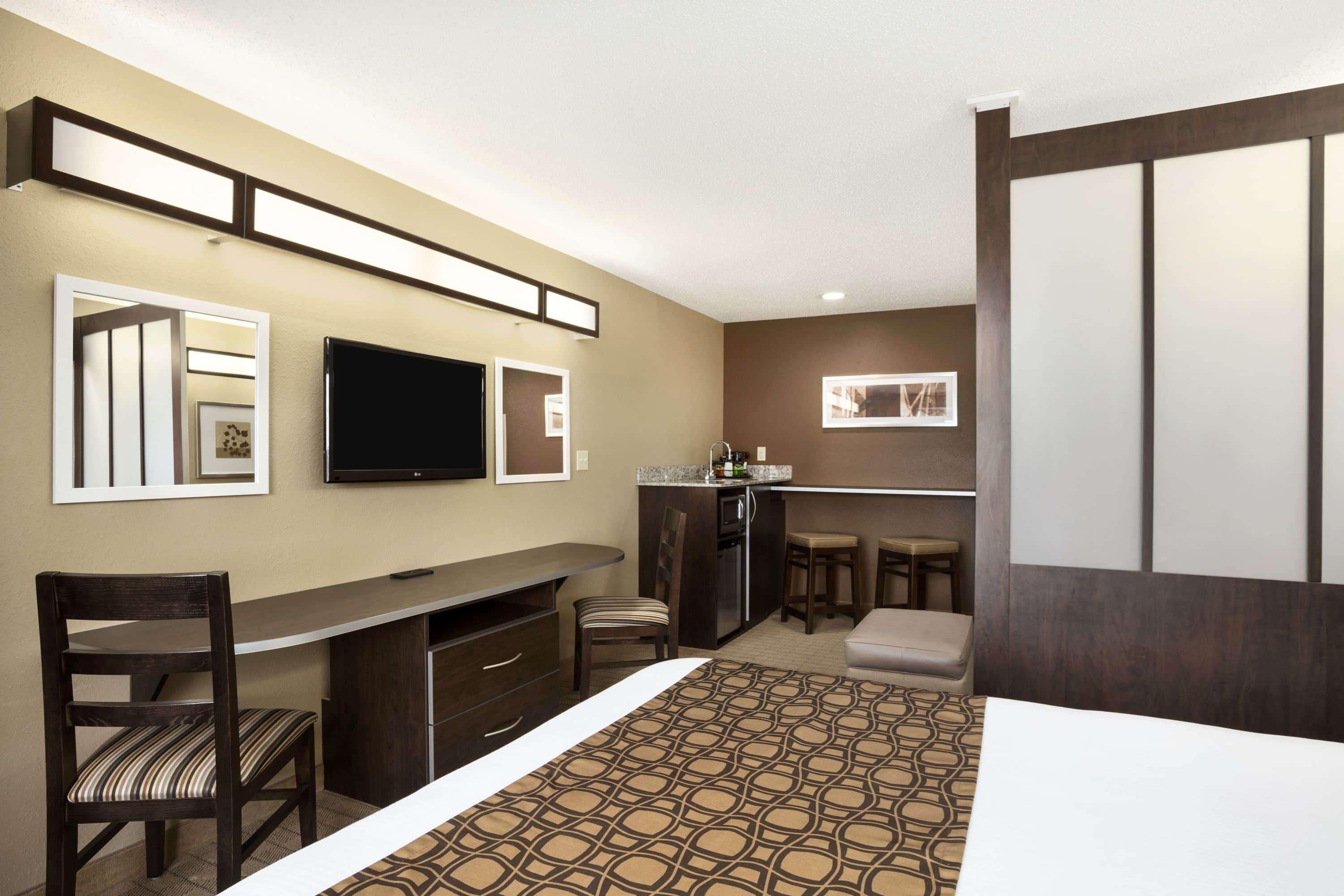 Microtel Inn & Suites By Wyndham Cambridge Exterior photo