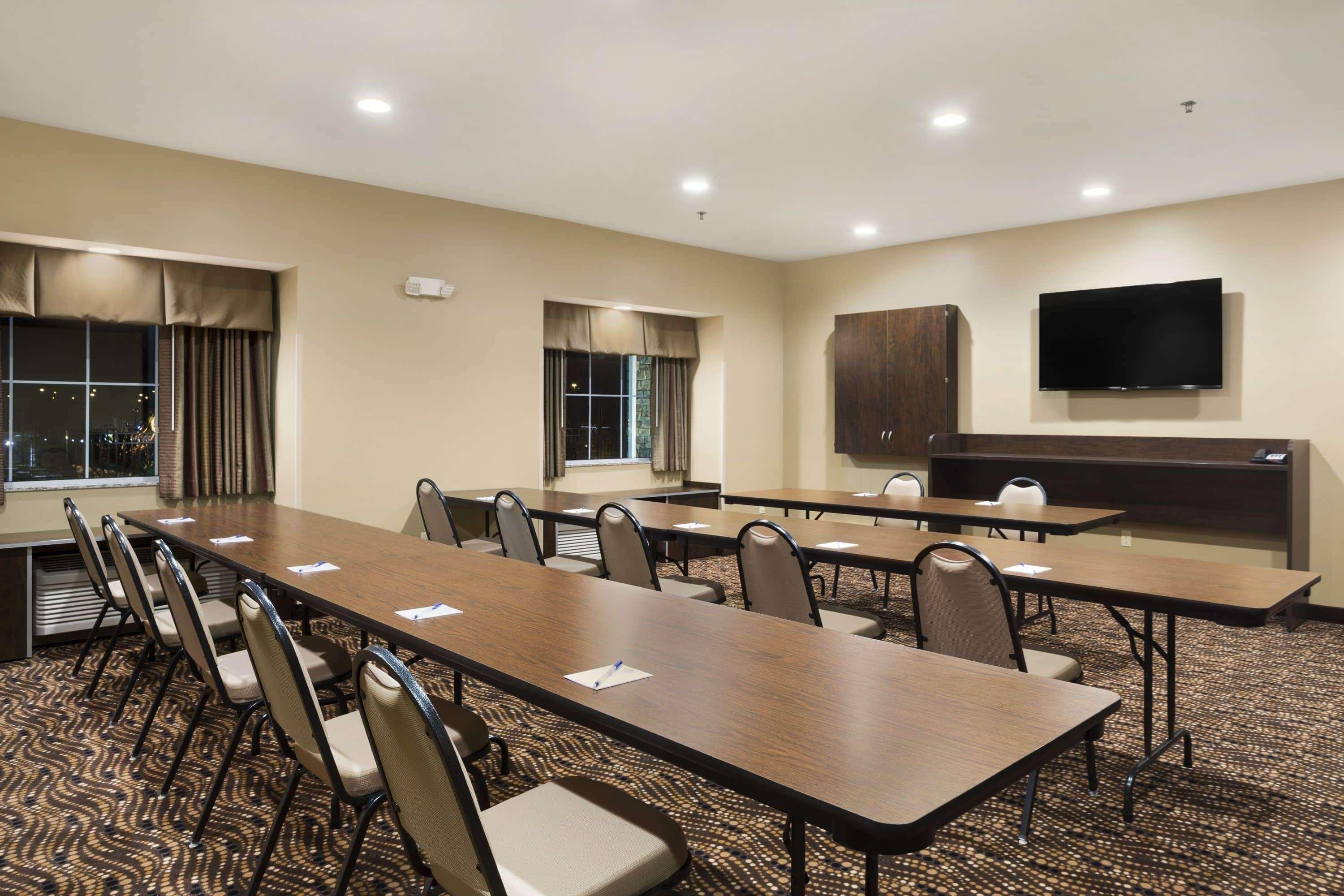 Microtel Inn & Suites By Wyndham Cambridge Exterior photo