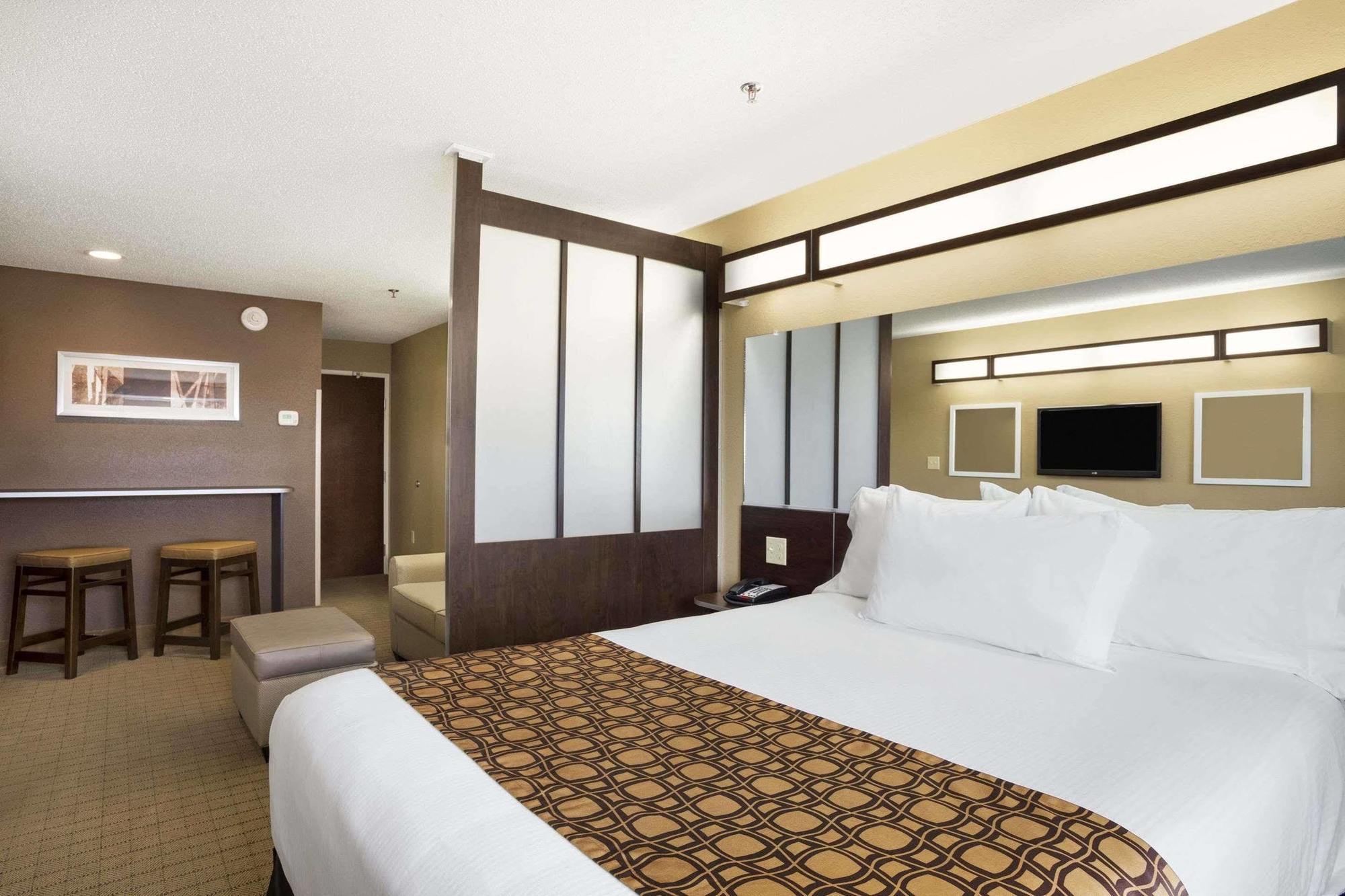 Microtel Inn & Suites By Wyndham Cambridge Exterior photo